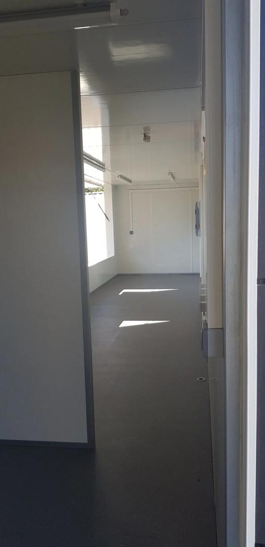 Barra contenedora de madera de 40′