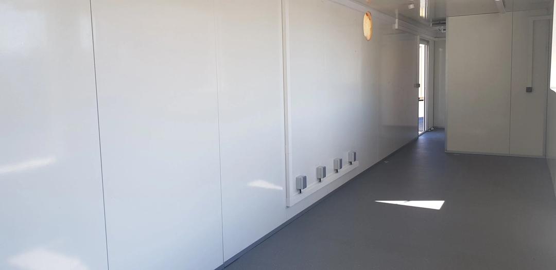 Barra contenedora de madera de 40′