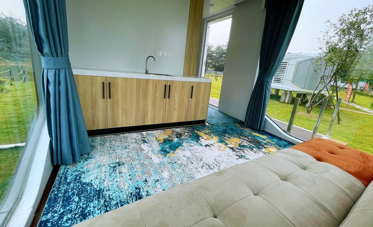 Casa Cápsula E7 con 2 camas, 1 baño y balcón