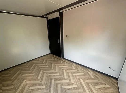 Contenedor móvil Tiny House con dos dormitorios y cocina 2024