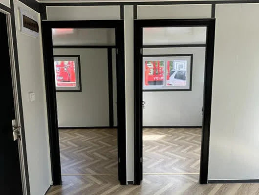 Contenedor móvil Tiny House con dos dormitorios y cocina 2024