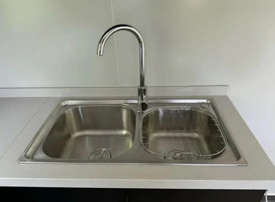 Contenedor móvil Tiny House con dos dormitorios y cocina 2024